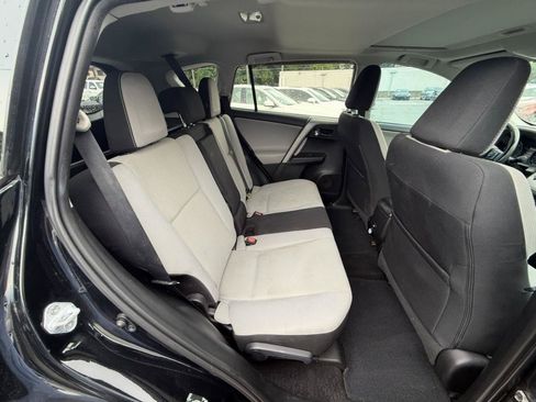 Used 2017 Toyota RAV4 XLE FWD image 29