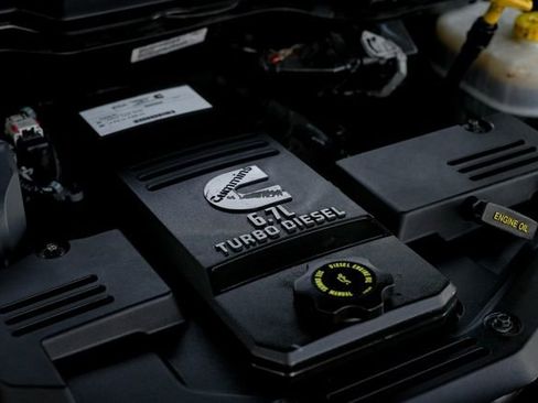 Used 2018 RAM 3500 Laramie Longhorn image 31