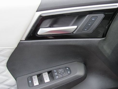 Used 2023 Mitsubishi Outlander SEL image 14