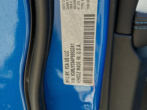 New 2023 Jeep Grand Cherokee Trailhawk w/ Advanced Protech Group II image 28