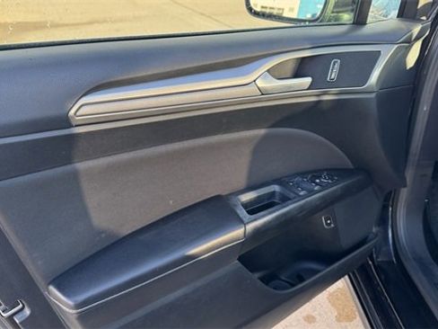 Used 2019 Ford Fusion SE image 20