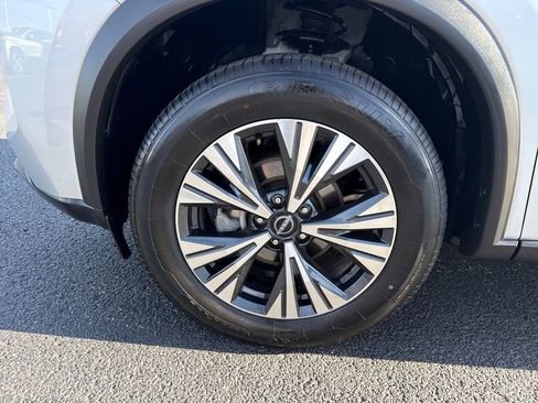 Used 2023 Nissan Rogue SV image 29