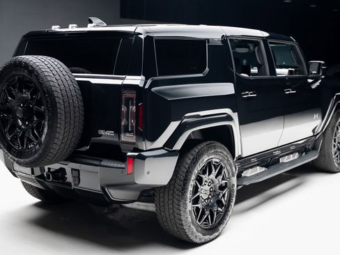 Used 2024 GMC Hummer EV 2X image 32