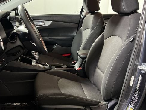 Used 2023 Kia Forte LXS w/ LXS Technology Package image 11
