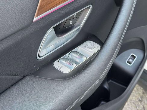 Used 2024 Mercedes-Benz GLE 350 4MATIC image 15