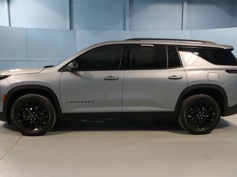Used 2025 Chevrolet Traverse LT w/ Enhanced Driving Package FWD image 26