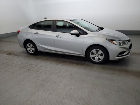 Used 2018 Chevrolet Cruze LS FWD image 11