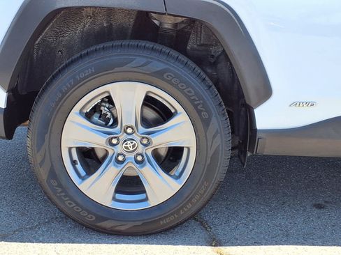 Certified 2025 Toyota RAV4 XLE AWD/4WD image 7