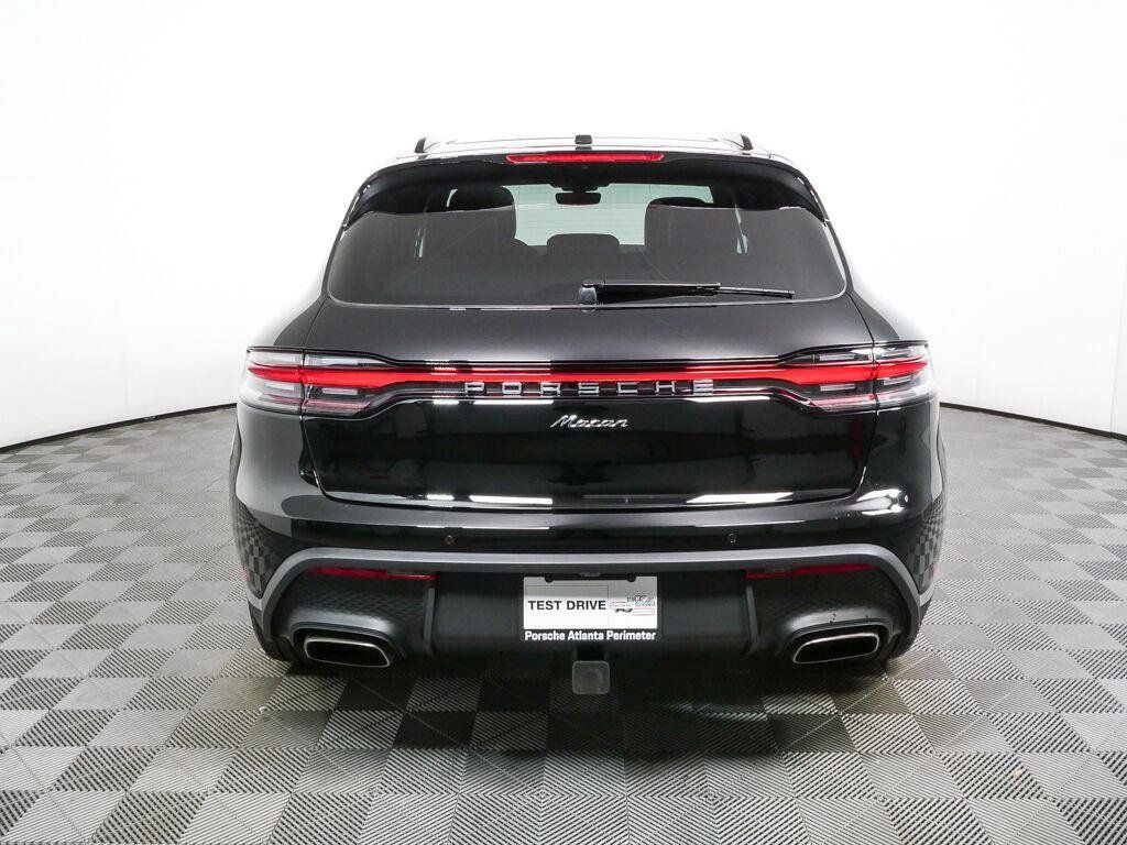 Certified 2026 Porsche Macan AWD/4WD image 30