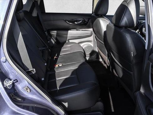 Used 2020 Nissan Rogue SL w/ Premium Package image 22