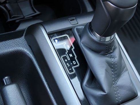 Used 2023 Toyota Tacoma TRD Sport w/ Technology Package image 16