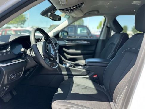 Used 2023 Jeep Grand Cherokee Laredo w/ Luxury Tech Group I image 8