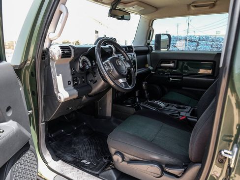 Used 2011 Toyota FJ Cruiser 4WD w/ Trail Teams Special Edition image 3