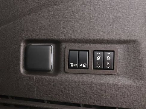 Used 2022 GMC Yukon XL Denali w/ Max Trailering Package AWD/4WD image 33