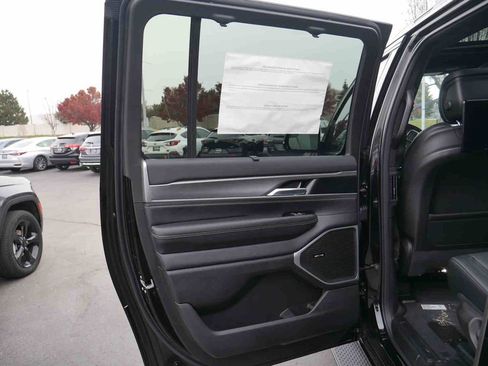 New 2025 Jeep Wagoneer L Series II w/ Convenience Group I AWD/4WD image 12