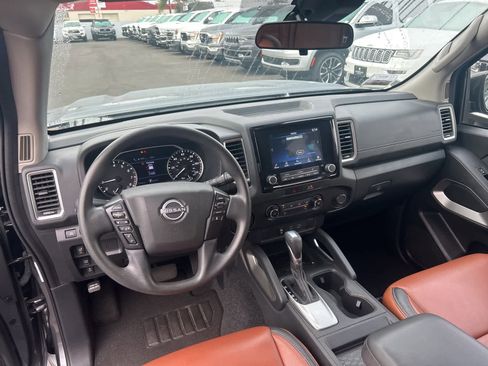 Used 2022 Nissan Frontier SV w/ Technology Package image 22