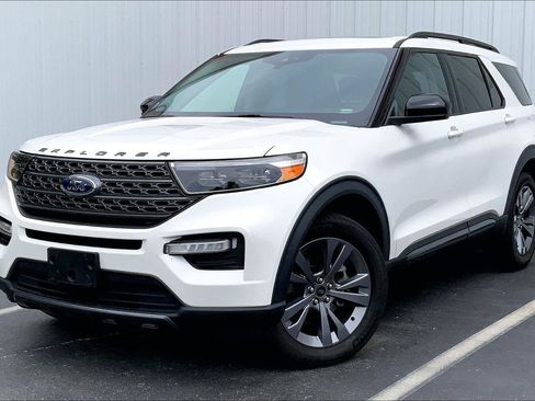 Used 2022 Ford Explorer XLT w/ Equipment Group 202A AWD/4WD image 1