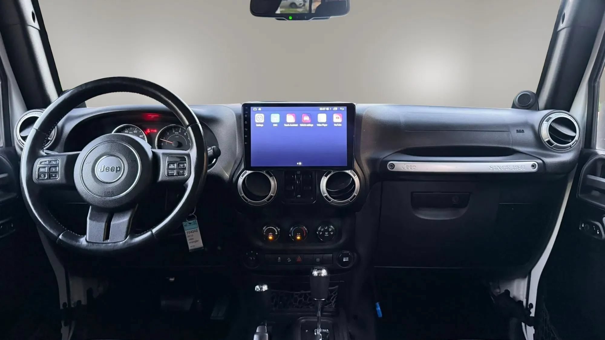 Used 2013 Jeep Wrangler Unlimited Sahara w/ Connectivity Group AWD/4WD image 18