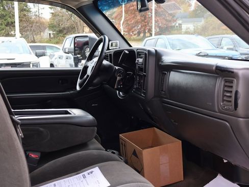 Used 2003 Chevrolet Silverado 2500 LS w/ Skid Plate Package image 35