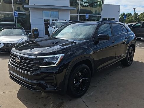 New 2026 Volkswagen Atlas Cross Sport SEL R-Line image 1