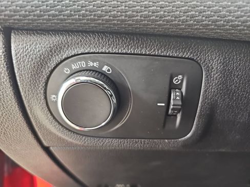 Used 2017 Chevrolet Cruze LT w/ Convenience Package FWD image 31