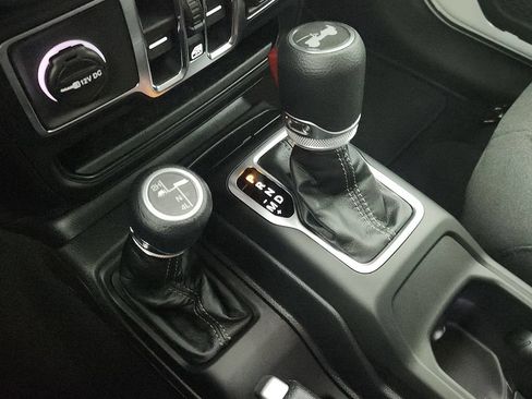 New 2026 Jeep Wrangler Unlimited Sahara AWD/4WD image 28