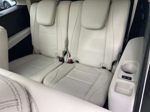 Certified 2025 Mercedes-Benz GLS 450 4MATIC image 45