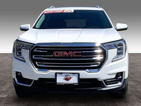 Used 2024 GMC Terrain SLT AWD/4WD image 2