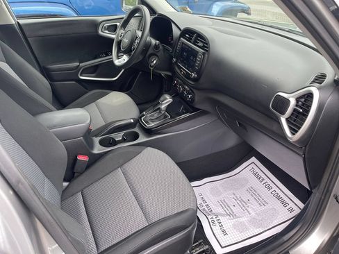 Used 2022 Kia Soul LX w/ Technology Package FWD image 19