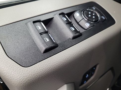Used 2019 Ford F150 Lariat w/ Equipment Group 502A Luxury AWD/4WD image 27