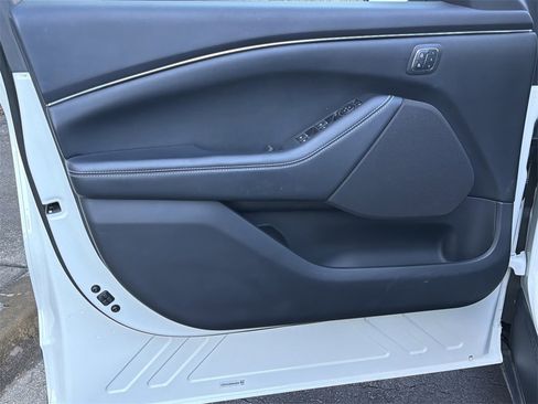 Used 2022 Ford Mustang Mach-E California Route 1 image 8