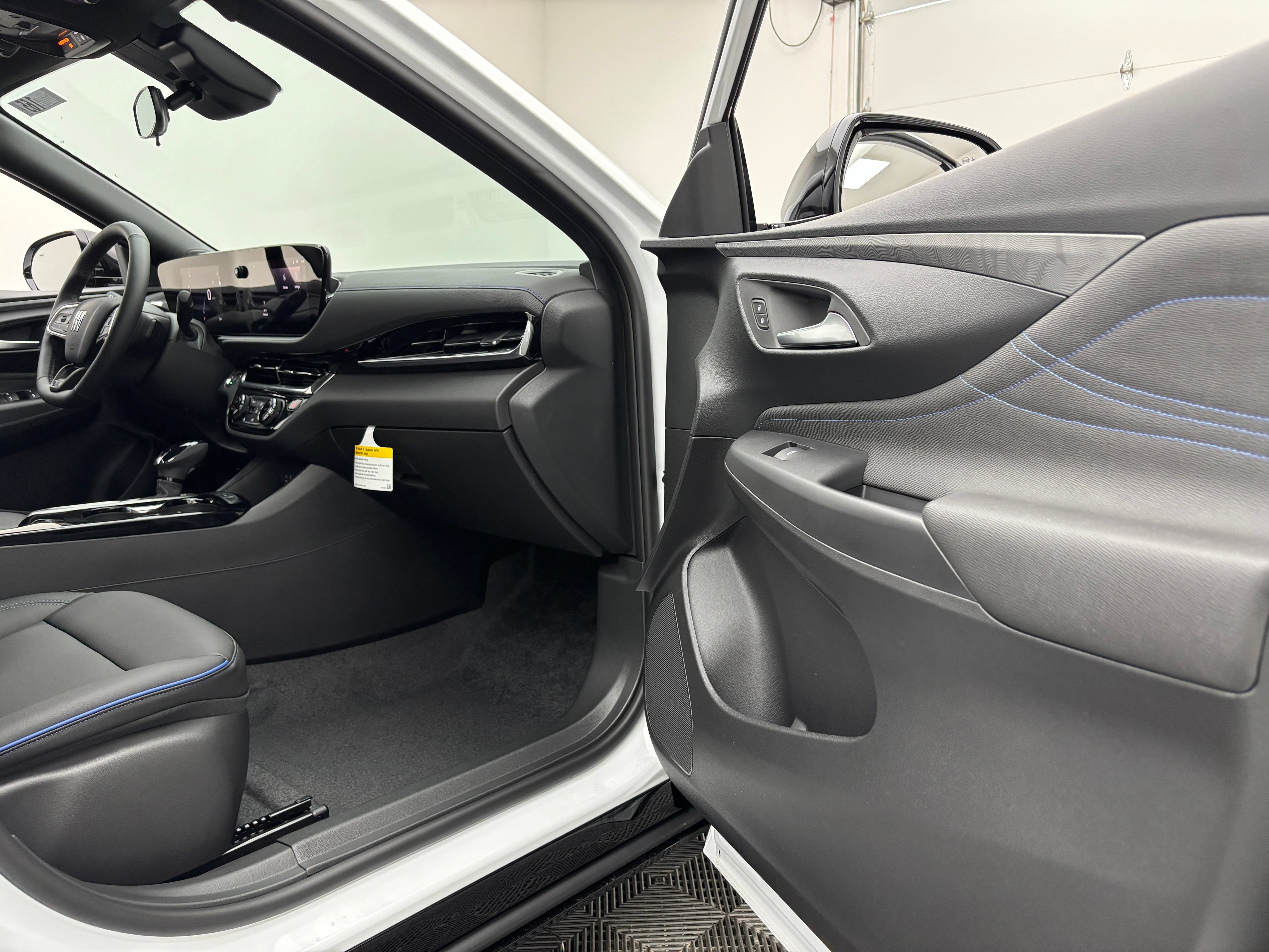 New 2026 Buick Envista Sport Touring w/ Convenience I Package FWD image 28