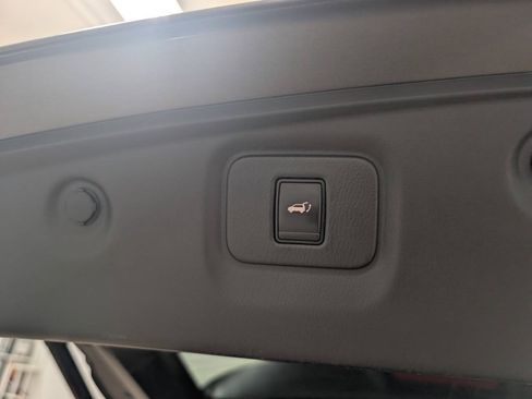 Used 2018 Nissan Pathfinder Platinum AWD/4WD image 20