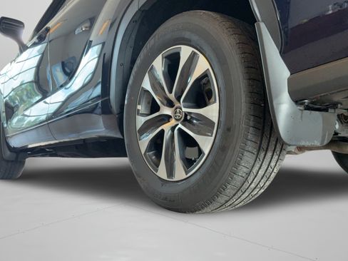 Certified 2025 Toyota Highlander XLE AWD/4WD image 47