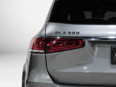 Used 2020 Mercedes-Benz GLS 580 4MATIC image 56