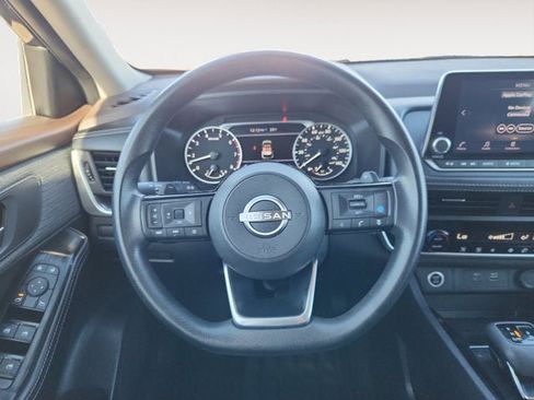 Used 2023 Nissan Rogue SV image 12