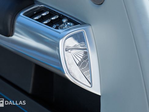 Used 2015 Rolls-Royce Phantom Drophead Coupe RWD image 34
