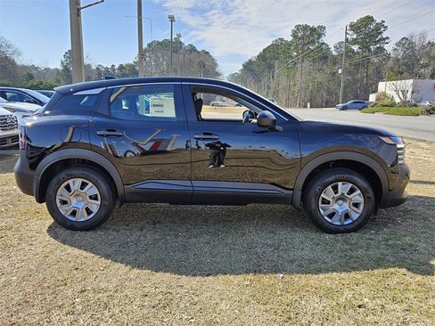 New 2026 Nissan Kicks S image 8