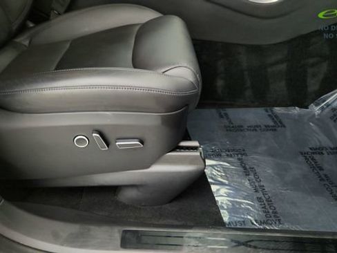 Used 2022 Tesla Model X AWD/4WD image 23