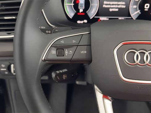 Used 2023 Audi Q5 e Premium w/ Convenience Package image 21