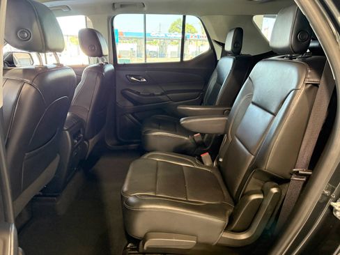 Used 2018 Chevrolet Traverse LT FWD image 10