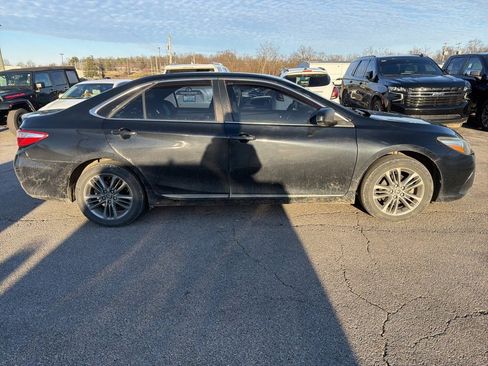 Used 2016 Toyota Camry XLE image 4