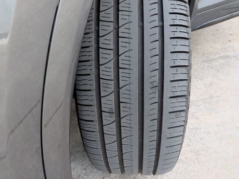 Certified 2025 Audi Q5 2.0T Premium w/ Convenience Plus Package image 12