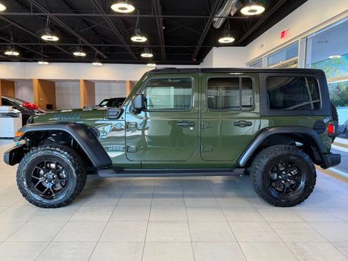 Used 2024 Jeep Wrangler Unlimited AWD/4WD image 7