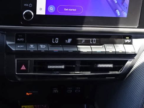 Used 2025 Toyota Camry SE FWD image 31