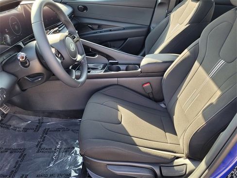 New 2025 Hyundai Elantra SEL image 8