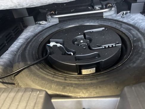 Used 2023 Nissan Rogue SV AWD/4WD image 11