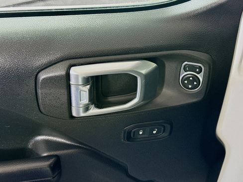 Used 2021 Jeep Gladiator Sport image 24