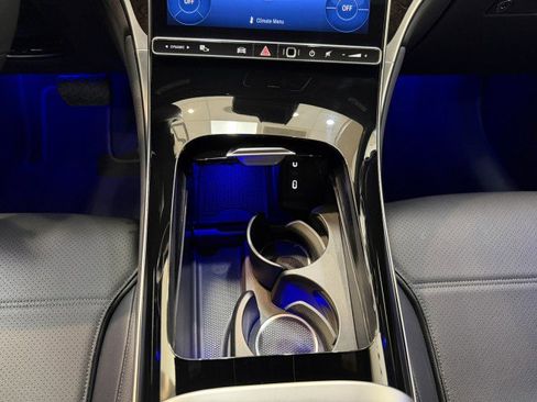 Certified 2025 Mercedes-Benz GLC 300 image 11