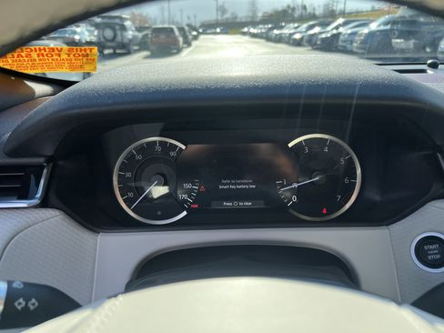 Certified 2022 Land Rover Range Rover Velar R-Dynamic S image 24